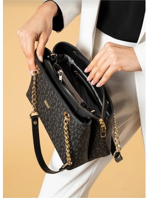 Kadın Siyah Zincirli 4 Bölmeli Omuz ve Çapraz Çantası TM4055-4055