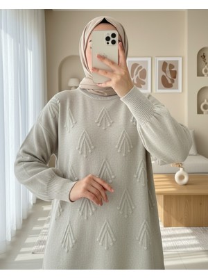 Modamorfo Yuvarlak Yaka Kabartma Desenli  Yırtmaçlı Triko Kazak -Ekru