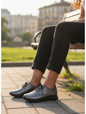 ZOE3tr Kadın Platin Metalik Lastik Bağcıklı Günlük Spor Ayakkabı