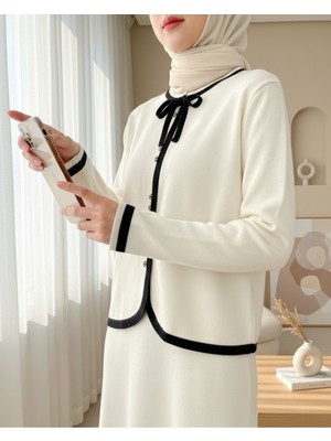 Modamorfo Bağcık Detaylı Şeritli Düğmeli Etekli Triko Takım -Krem