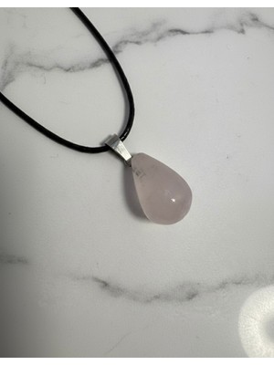 Meneva Aksesuar Pembe Kuvars Doğal Taş Damla Model Kolye