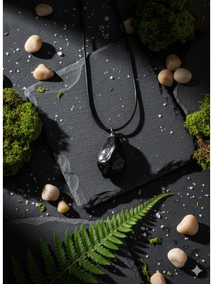 Meneva Aksesuar Obsidyen Doğal Taş Ham Kesim Deri Ipli Kolye