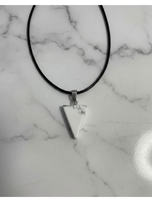 Meneva Aksesuar Havlit Doğal Taş Üçgen Model Kolye