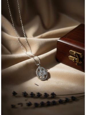 Meneva Aksesuar Baget Zirkon Taşlı Oval Tasarım Çelik Kolye