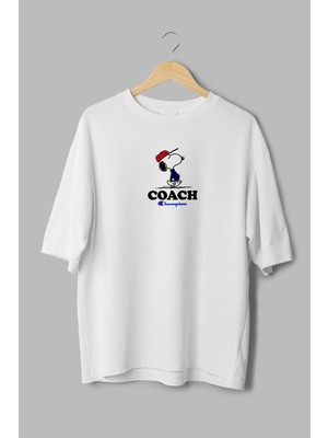 Overoz Coach Snoopy Baskılı Yarı Oversize Beyaz T-Shirt 1149