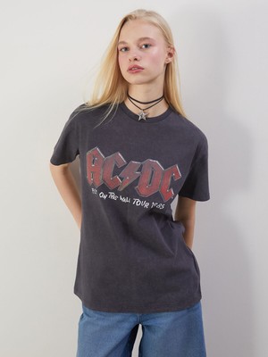 Lc Waikiki Yeni Sezon Bisiklet Yaka Ac/dc Baskılı Kadın Tişört