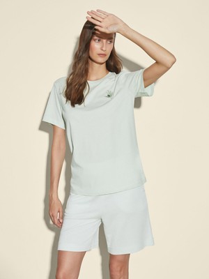 Lc Waikiki Yeni Sezon Bisiklet Yaka Nakışlı Kadın Tişört