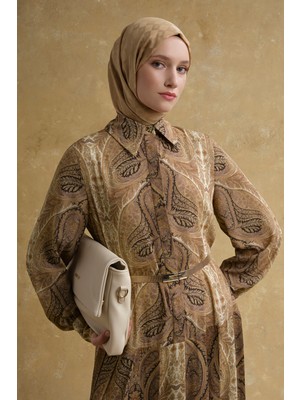 Armine Şal Desenli Elbise Camel