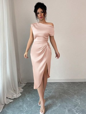Afri Pembe Pudra Saten Tek Omuz Dökümlü Midi Boy Abiye Elbise - Yırtmaçlı Davet Elbisesi