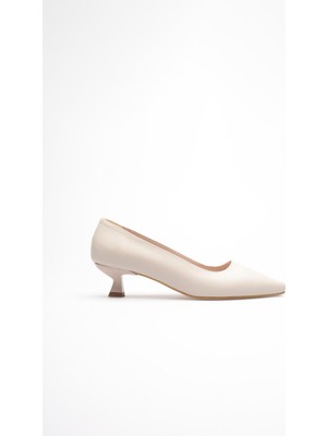 Modaserdem Bej Kadın Günlük Kısa Topuklu Stiletto Ayakkabı TR20MS03B