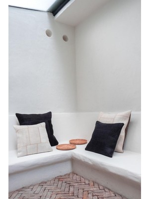 Barine Kenevir Özel Dokuma Kırlent Kılıfı Siyah