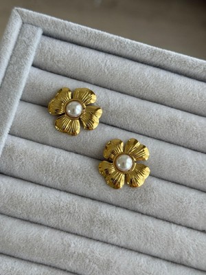 İrem Yıldız Çiçek Model Plaka Incili Çelik Küpe