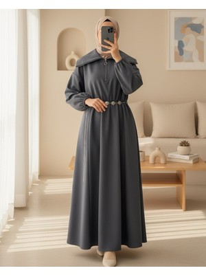 Modamorfo Boğazlı Yarım Fermuarlı Beli Büzgülü Kemerli Scuba Elbise  -Füme