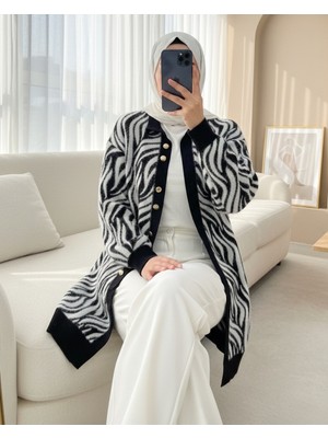 Modamorfo Düğmeli Zebra Desen Sakallı Triko Hırka -Siyah