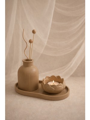 El Yapımı Taş Tozu Dekoratif Vazo ve Lotus Mumluk Seti Oval Tabaklı – Minimal Modern Ev Aksesuarı Bej
