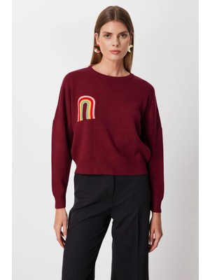 On Fashion Kadın Renkli Aksesuarlı Sıfır Yaka Bordo Kazak 63318