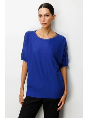 On Fashion Kadın Yakası ve Kolları Taşlı Saks Mavisi Yarım Kol Kazak 65421