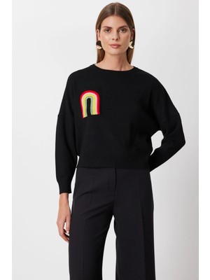 On Fashion Kadın Renkli Aksesuarlı Sıfır Yaka Siyah Kazak 63318