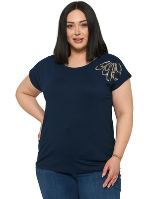 Disentis Modest Büyük Beden Düşük Kısa Kollu Omuzda Damla Desenli Lacivert Bluz