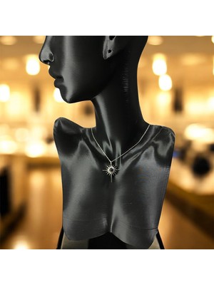 925 Ayar Gümüş Kuzey Yıldızı Motifli 100 Dilde Seni Seviyorum Kolye