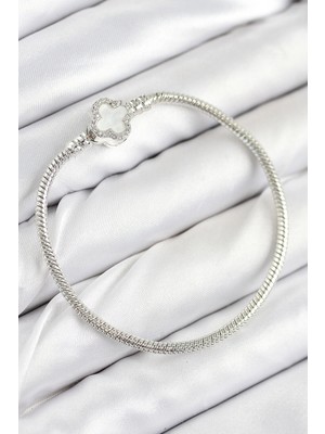 Datatek Pirinç Charm Zirkon Taşlı Yonca Model Gümüş Renk Kadın Bileklik