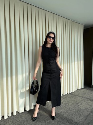 Laluvia Siyah Düğmeli Kemerli Gabardin Elbise - 5002