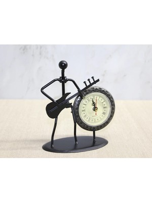 Renklime Metal Saatli Gitar Çalan Müzisyen