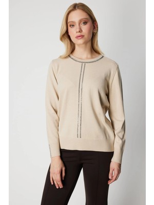 On Fashion Kadın Yarım Kol Yakası ve Önü Taşlı Bej Kazak 65397