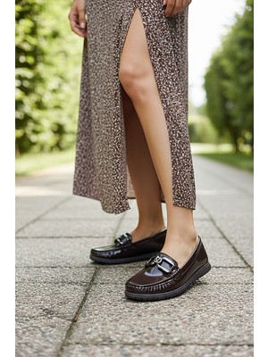 KAFKASLAR AYAKKABI Kaymaz Düz Taban Kahverengi Kırışık Parlak Yumuşak Günlük Kadın Babat Ayakkabı