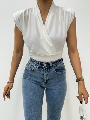 Queene Dreams Sıfır Kol Vatkalı Kruvaze Model Sandy Bluz -Beyaz
