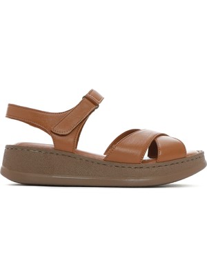 Derimod Kadın Taba Bilekten Bantlı Kalın Tabanlı Deri Comfort Sandalet 26SFD320718