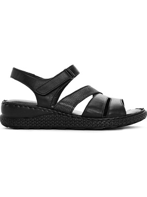 Derimod Kadın Siyah Bilekten Bantlı Kalın Tabanlı Deri Comfort Sandalet 26SFD320914
