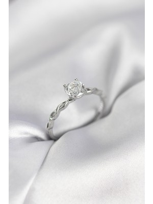 Lowell Home Ieg Gümüş Renk Sarmal Zincir Model Tek Taş Model Zirkon Taşlı Kadın Yüzük LWLBJ-RSIEG2346