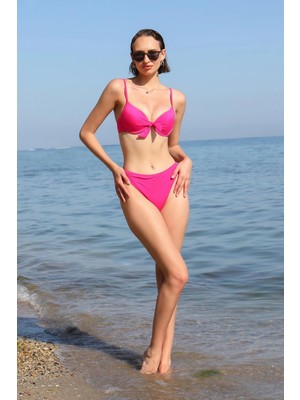 Kadın Destekli Fiyonklu Alt Üst Fuşya Bikini Takım