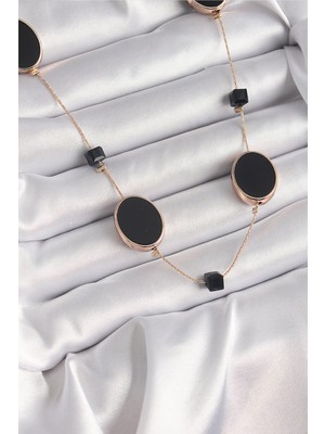 Zenvia Pirinç Gold Renk Siyah Renk Oval Siyah Küp Detay Kadın Kolye ZNV-EBJT4377