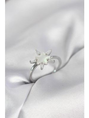 Zenvia Gümüş Renk Yıldız Model Sedefli Zirkon Taşlı Kadın Yüzük ZNV-EBJT4377