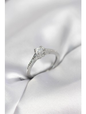 Shopwave Tek Taş Gümüş Renk Zirkon Taşlı Model Kadın Yüzük