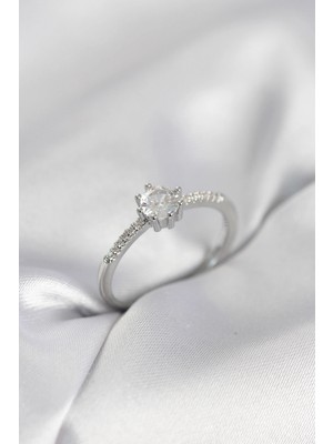 İsmiyle Al Tek Taş Model Gümüş Renk Zirkon Taşlı Kadın Yüzük