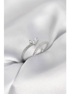 LaraTech Gümüş Renk Zirkon Taşlı Kuyruklu Kalp Model Kadın Yüzük