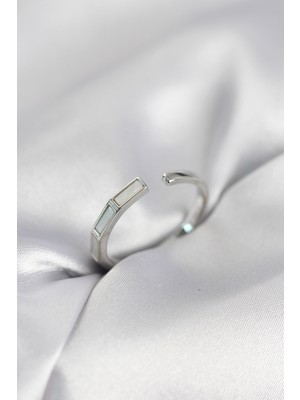 Mç Plus Gümüş Renk Sedefli Çubuk Model Kadın Yüzük