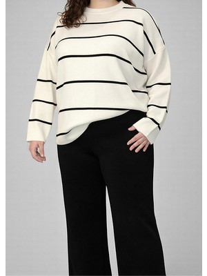 Levine Beyaz Triko Takım