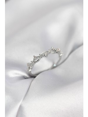 LaraTech Zirkon Taşlı Pirinç Gümüş Renk Kadın Yüzük