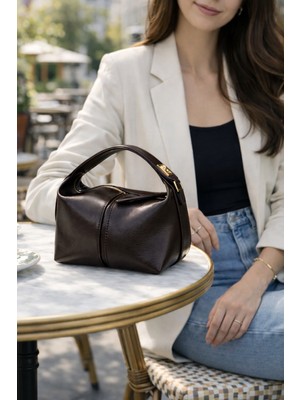 Nevalia Kadın Acı Kahverengi El ve Omuz Çantası – Ayarlanabilir Omuz Askılı, Fermuarlı Şık Günlük Çanta