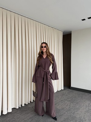 Laluvia Kahverengi Kolları Volanlı Bluz Pantolon Takım - 0812