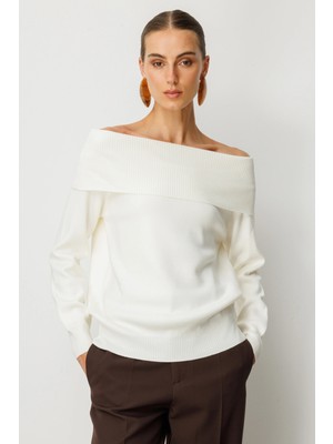 On Fashion Kadın Omzu Açık Ekru Kazak 65380