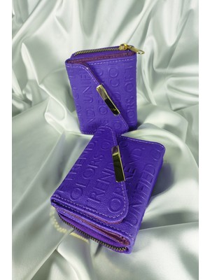 Belirtilmemiş Mor Kabartma Yazılı Kadın Cüzdanı Çıtçıtlı Kapaklı, Içten Fermuarlı, Kartlık Bölmeli