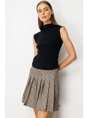 On Fashion Kadın Yanları Büzgülü Kolsuz Siyah Kazak 65355