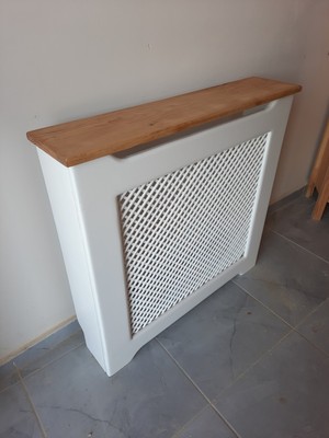 Normadia Beyaz ve Kestane Renkli Ahşap Petek Önü Kaplama, Şık ve Fonksiyonel Tasarım