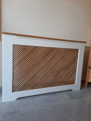 Normadia Beyaz ve Ceviz Tonlarında Ahşap Petek Önü Kapama Dresuar Seti