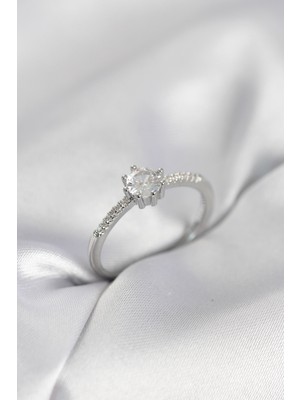 Mç Plus Erb Tek Taş Model Gümüş Renk Zirkon Taşlı Kadın Yüzük